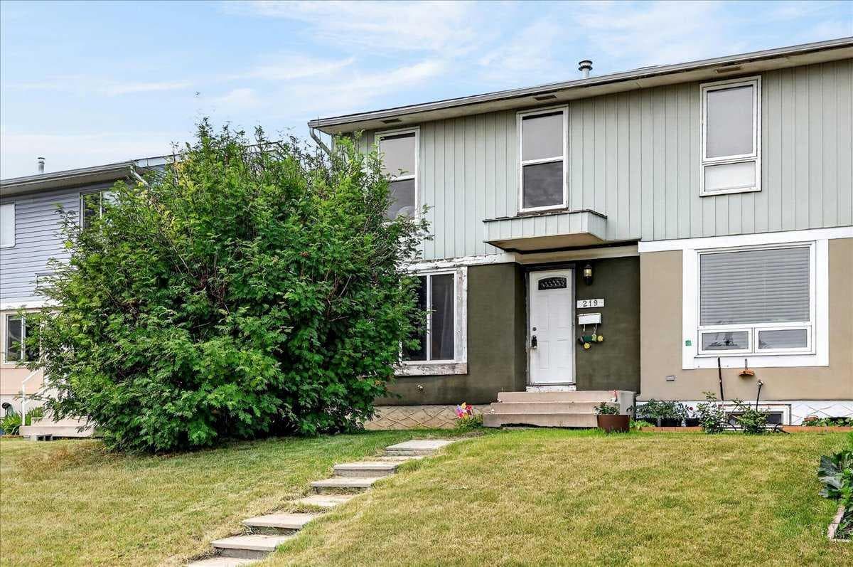 219 Penworth Drive SE