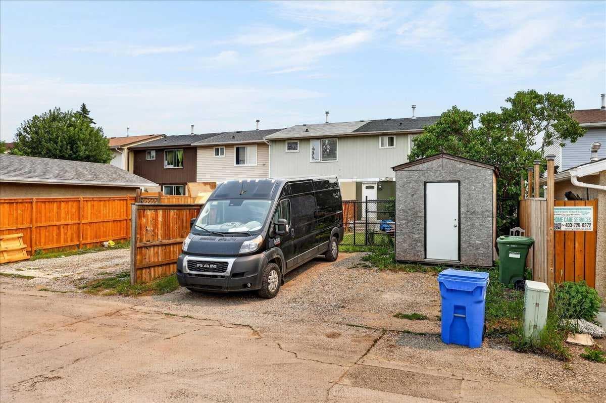 219 Penworth Drive SE