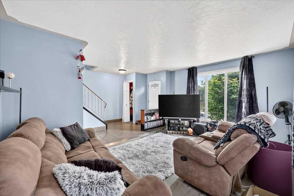 219 Penworth Drive SE
