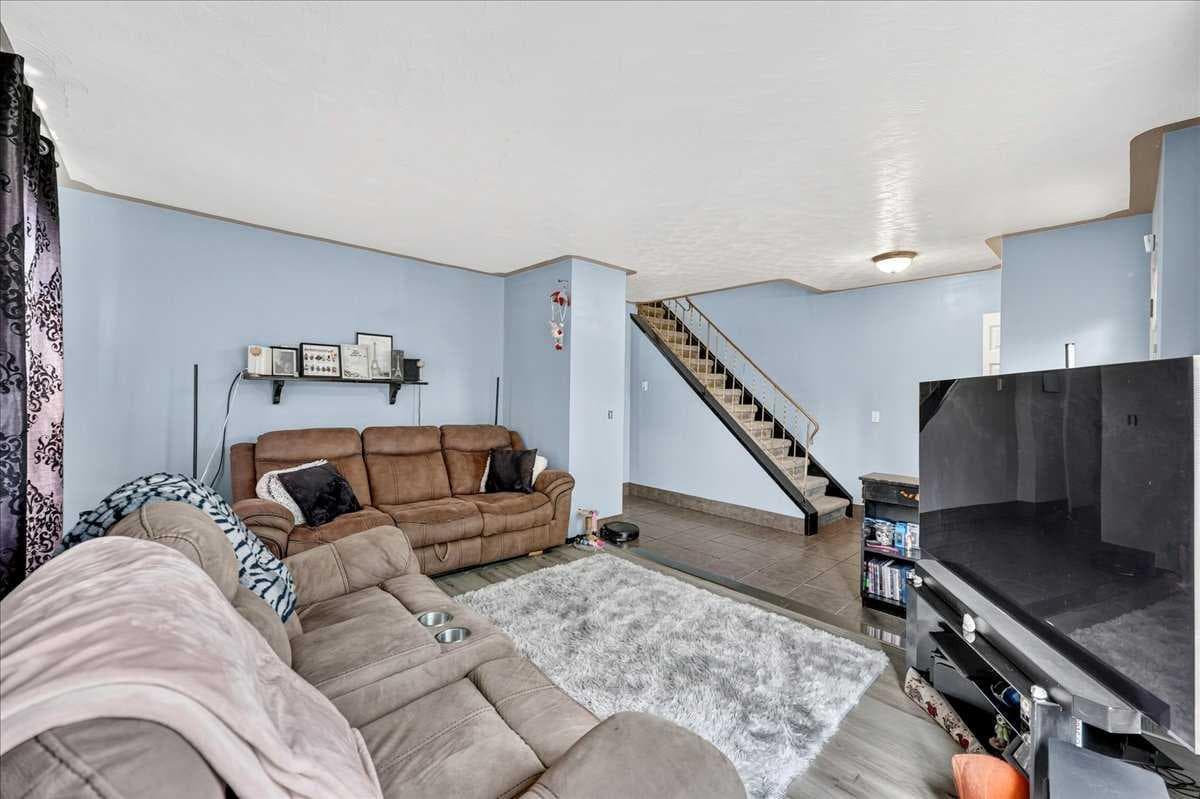 219 Penworth Drive SE