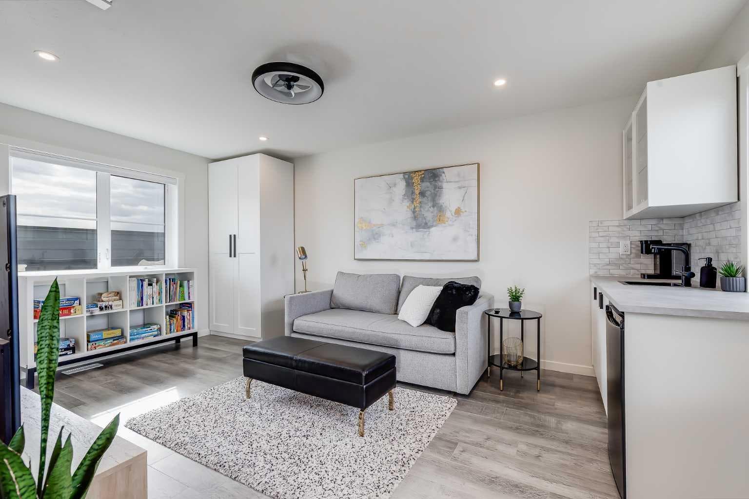 302, 260 Rowley Way NW