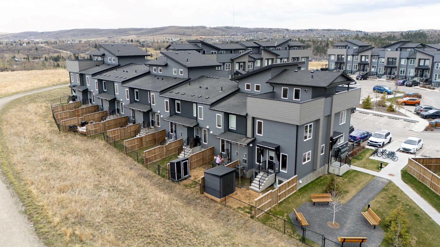 302, 260 Rowley Way NW
