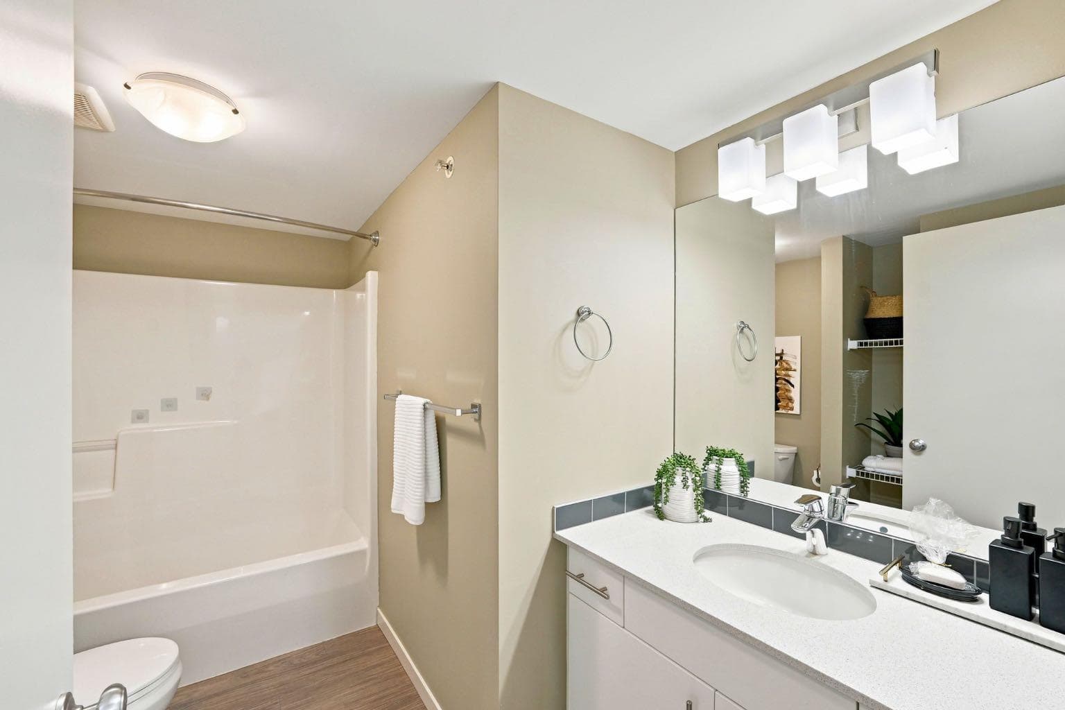 3407, 181 Skyview Ranch Manor NE