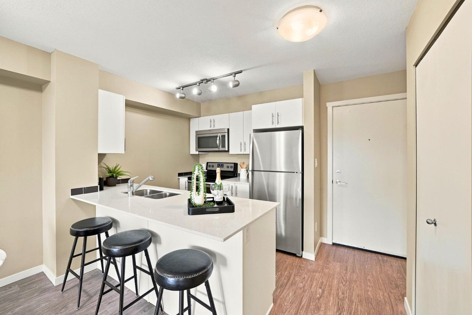 3407, 181 Skyview Ranch Manor NE