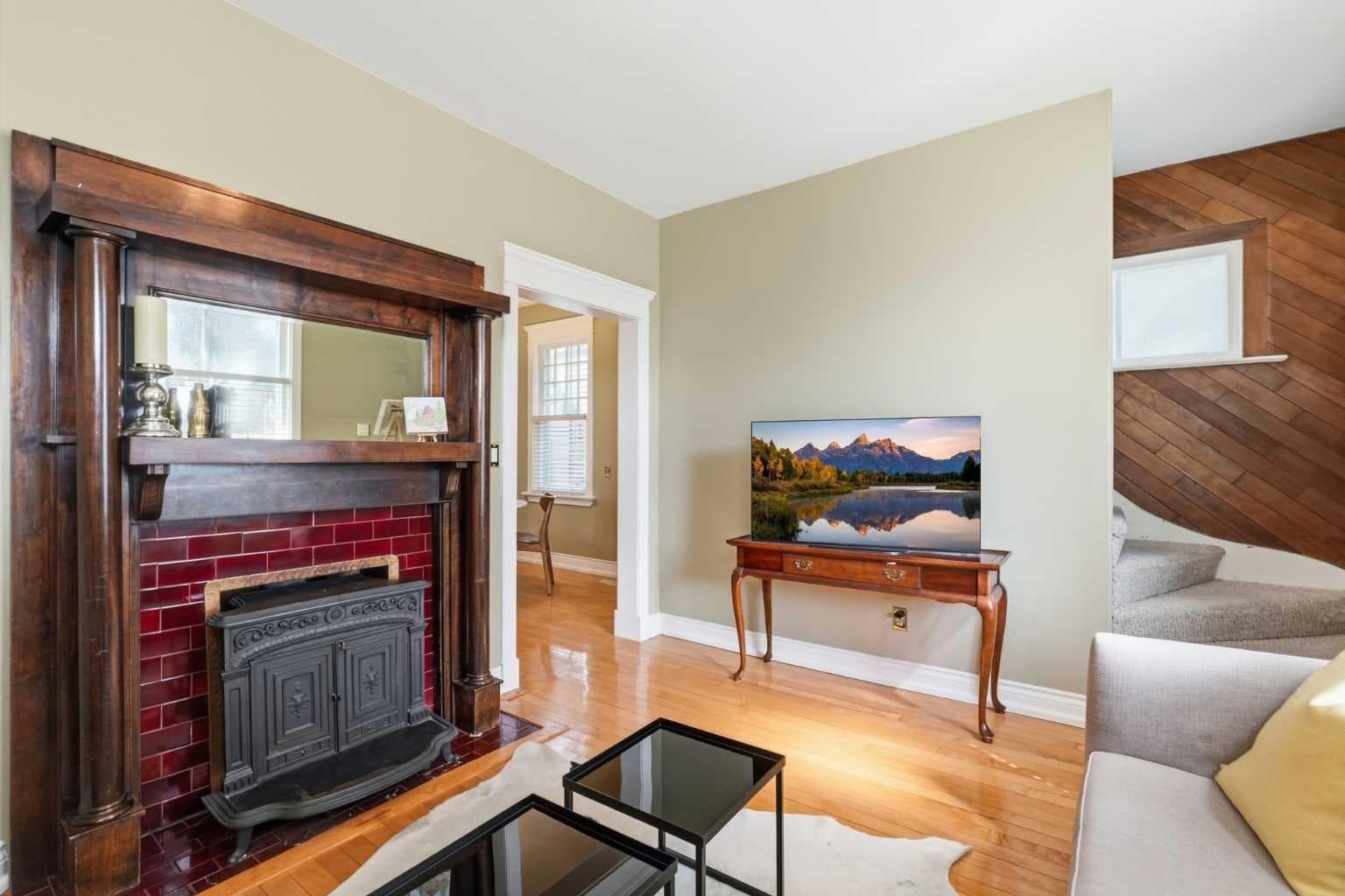 1801 2 Street NW