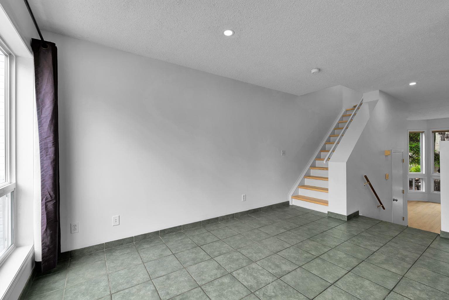 952 Wilson Way 