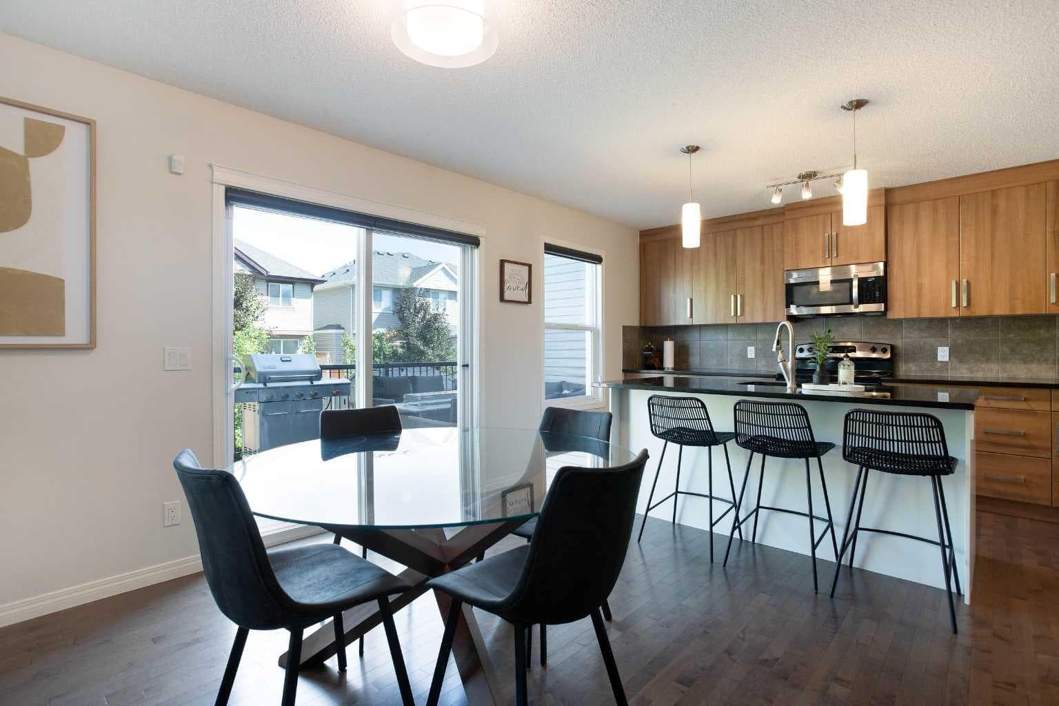 2363 Baywater Crescent SW