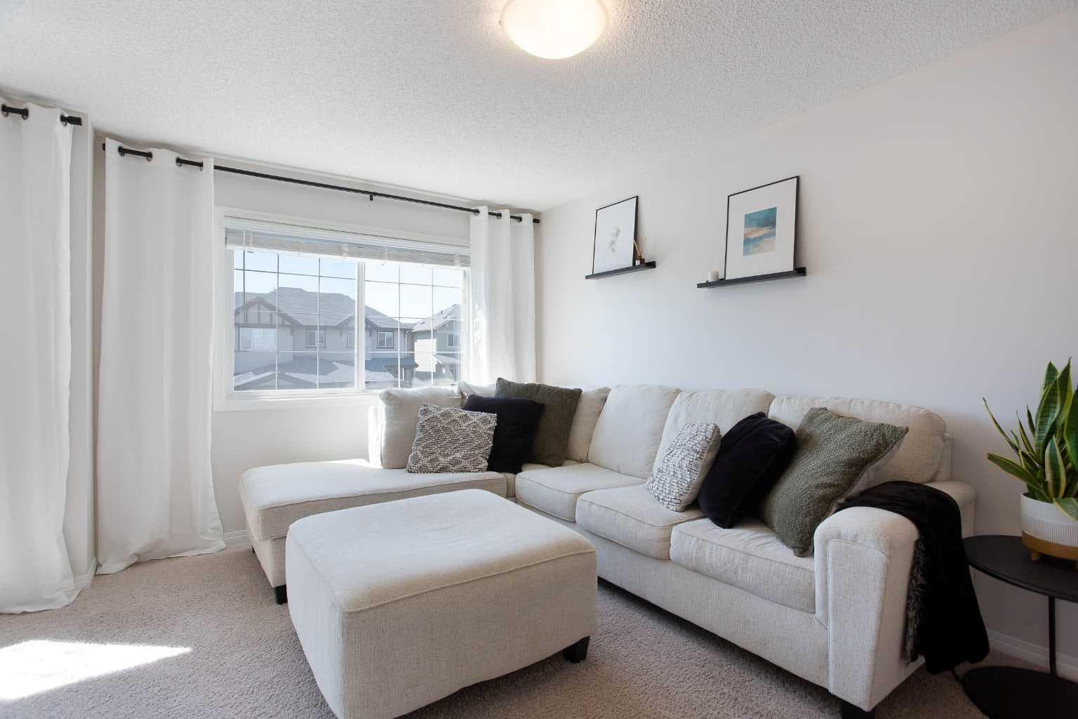 2363 Baywater Crescent SW