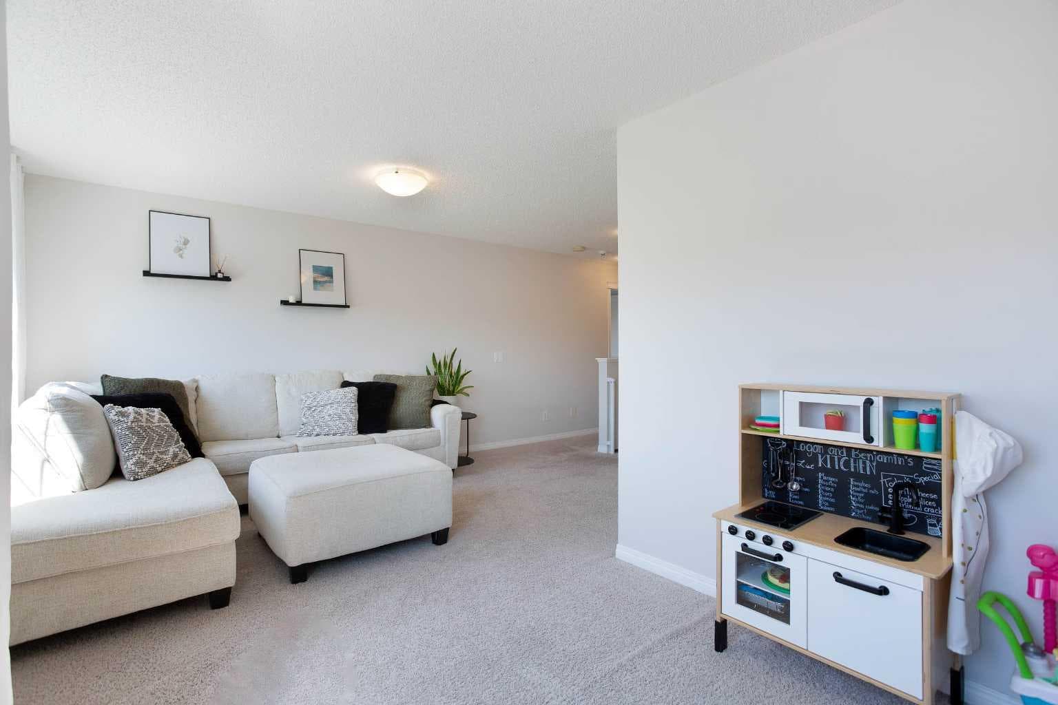 2363 Baywater Crescent SW