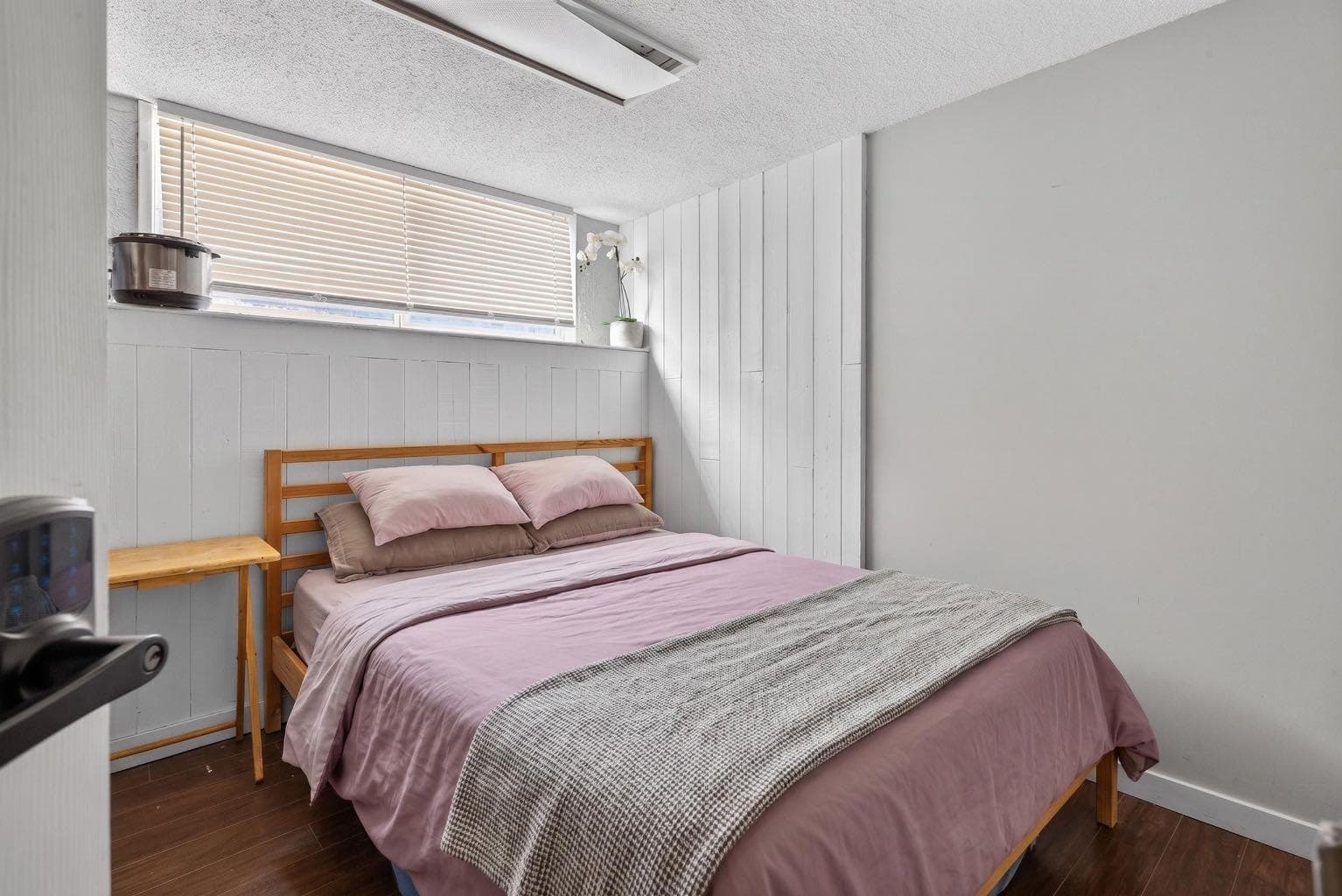 319 Rundlelawn Road NE