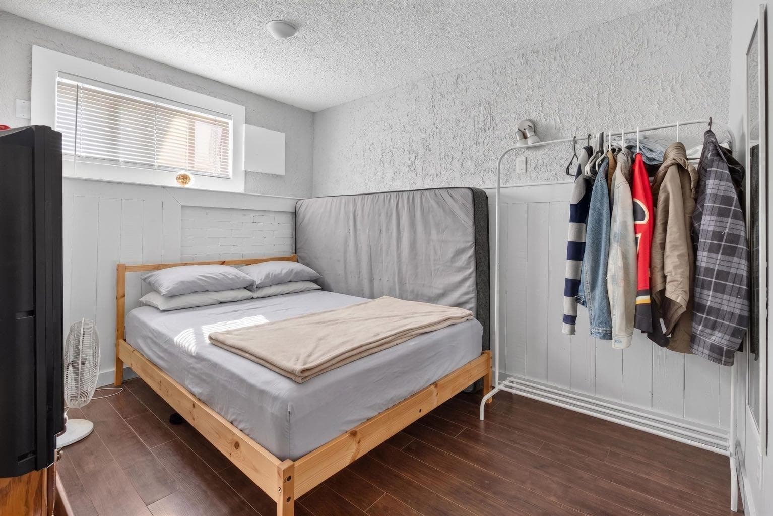319 Rundlelawn Road NE