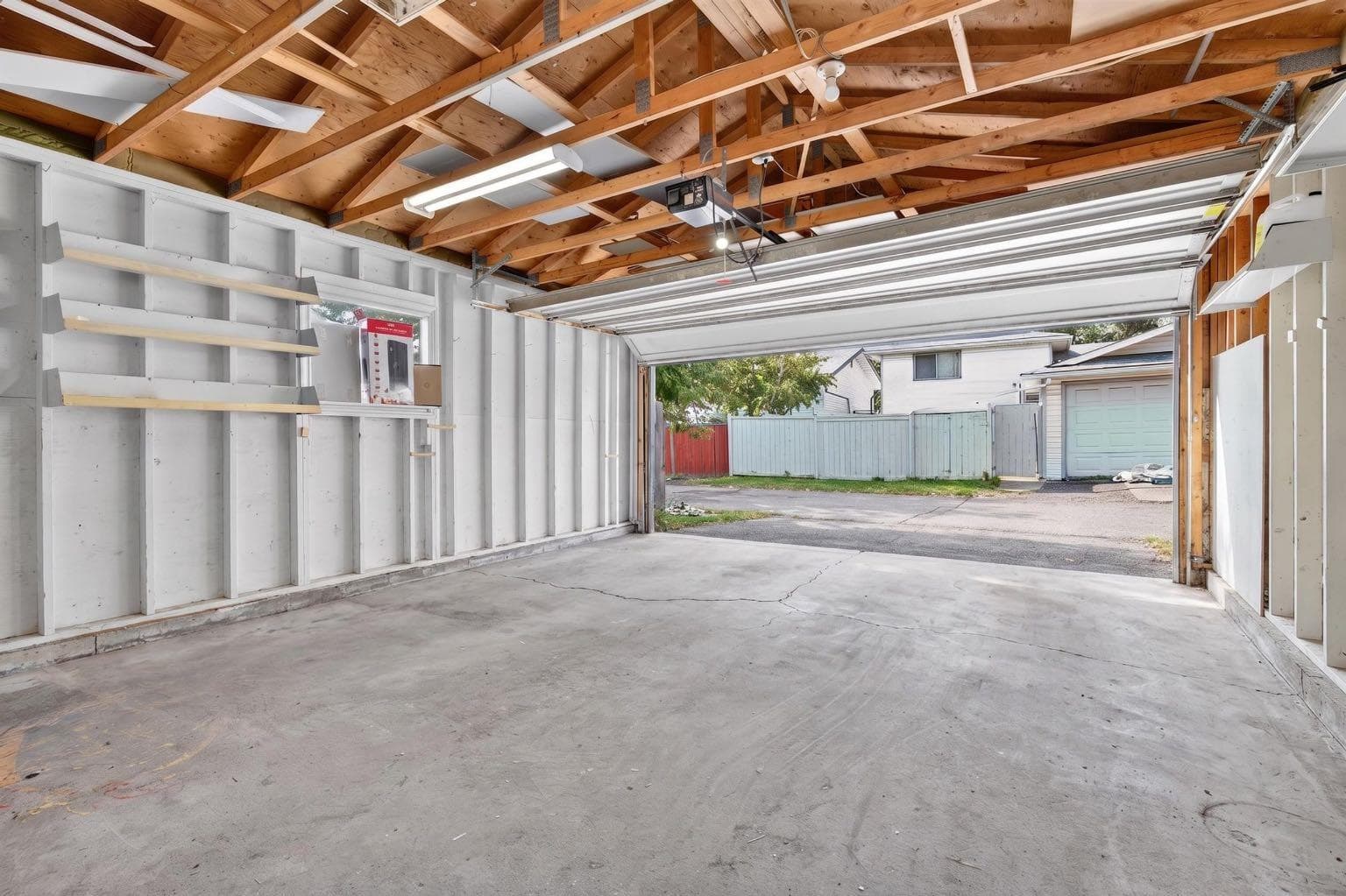 319 Rundlelawn Road NE