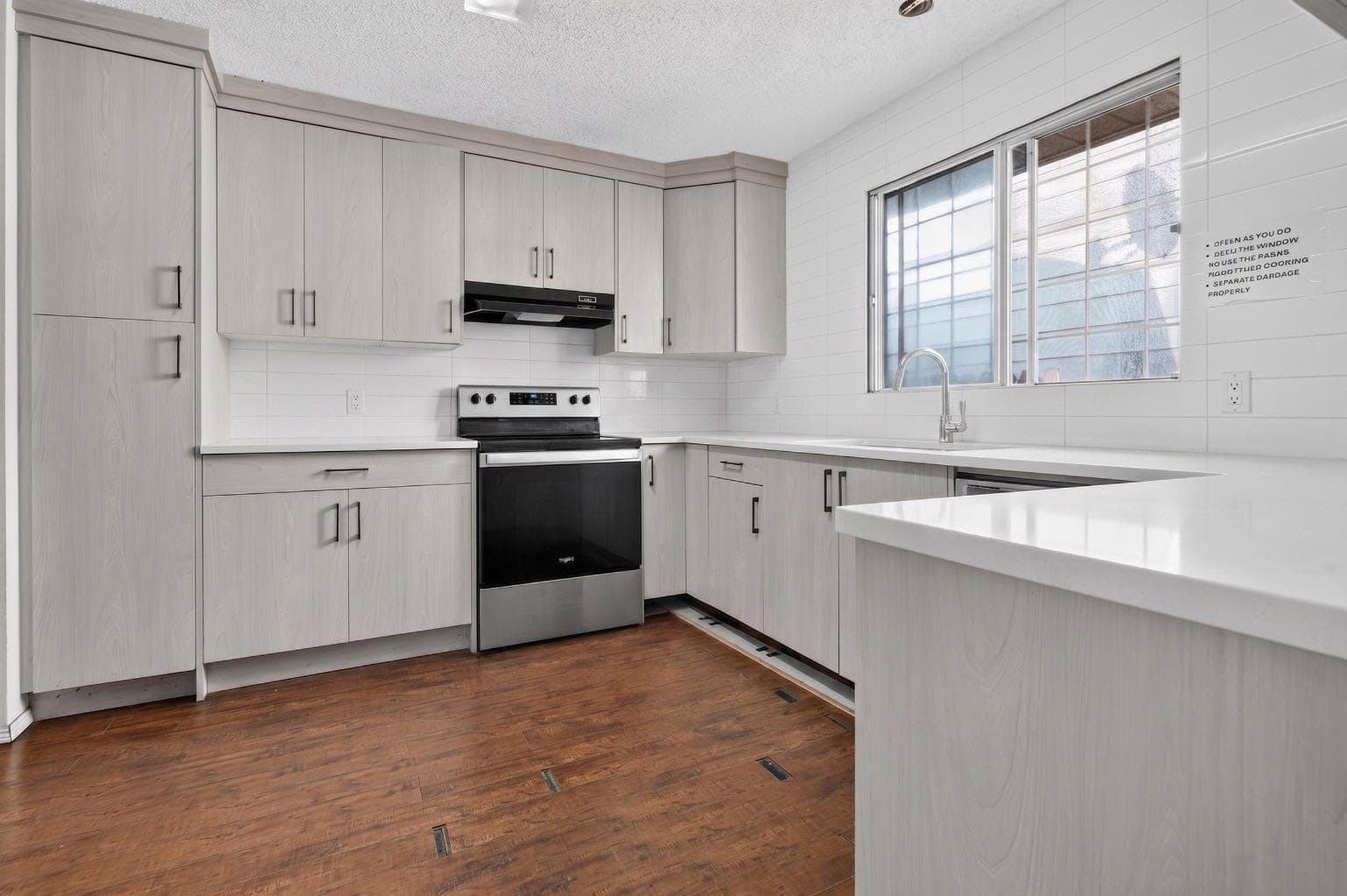 319 Rundlelawn Road NE