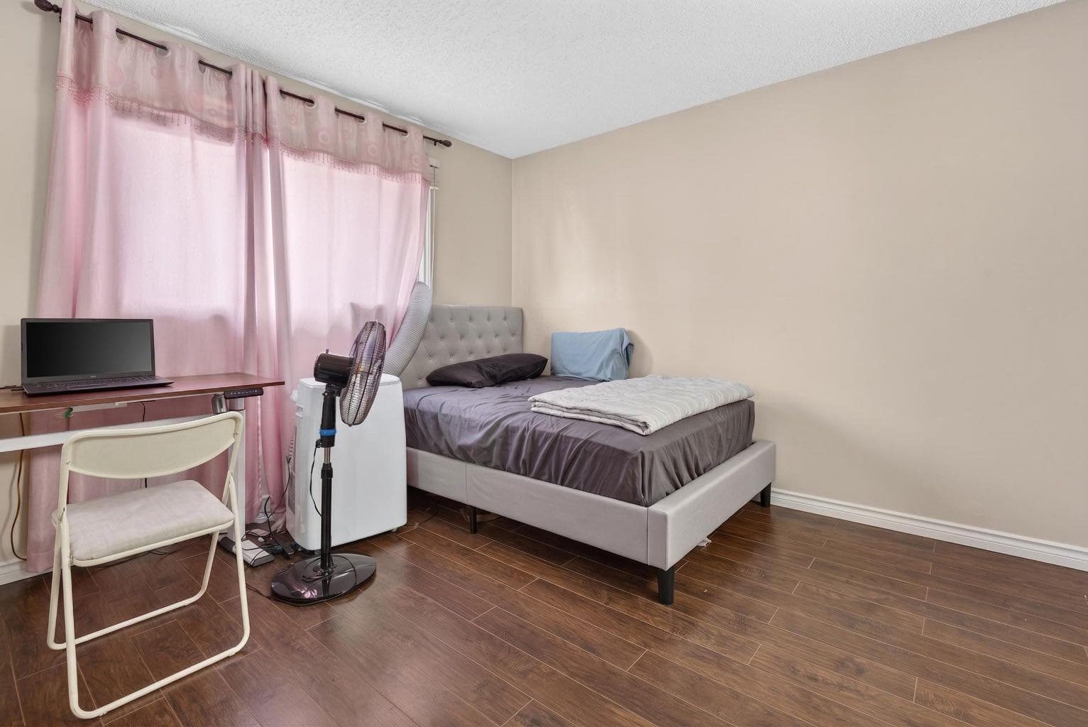 319 Rundlelawn Road NE