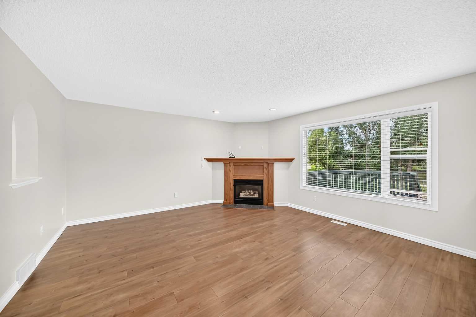 247 Covington Close NE