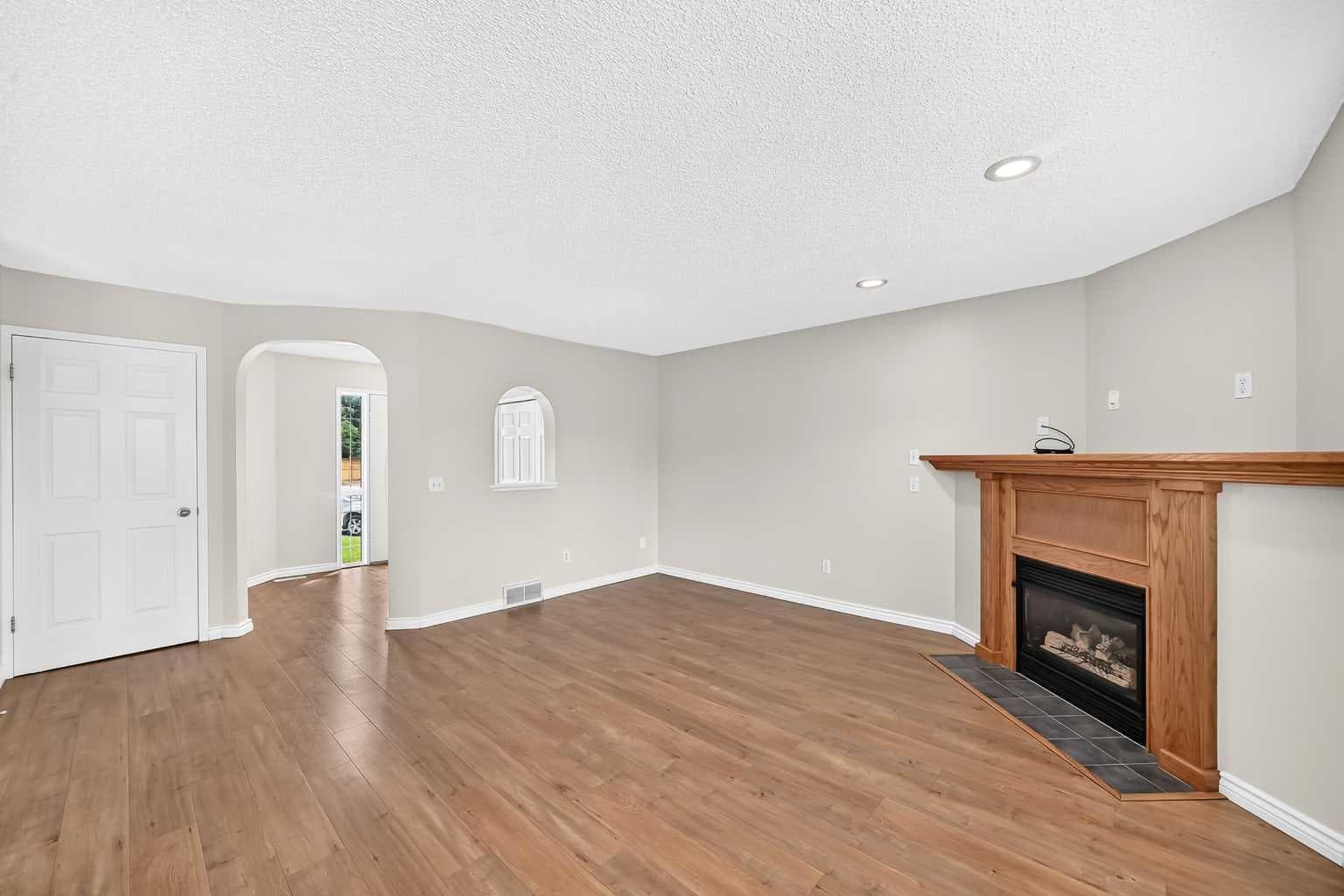 247 Covington Close NE