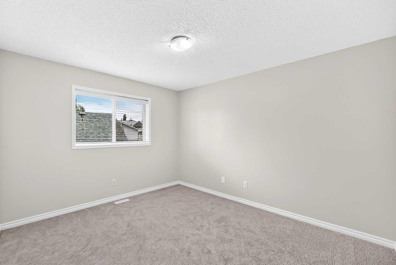 247 Covington Close NE