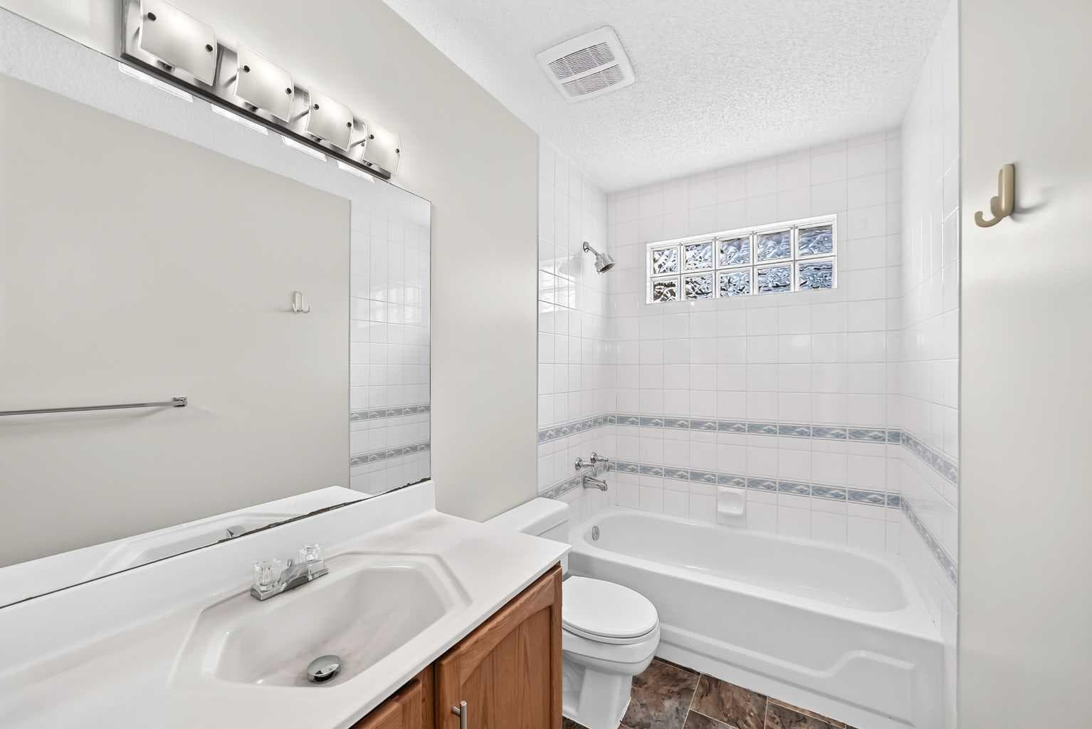 247 Covington Close NE