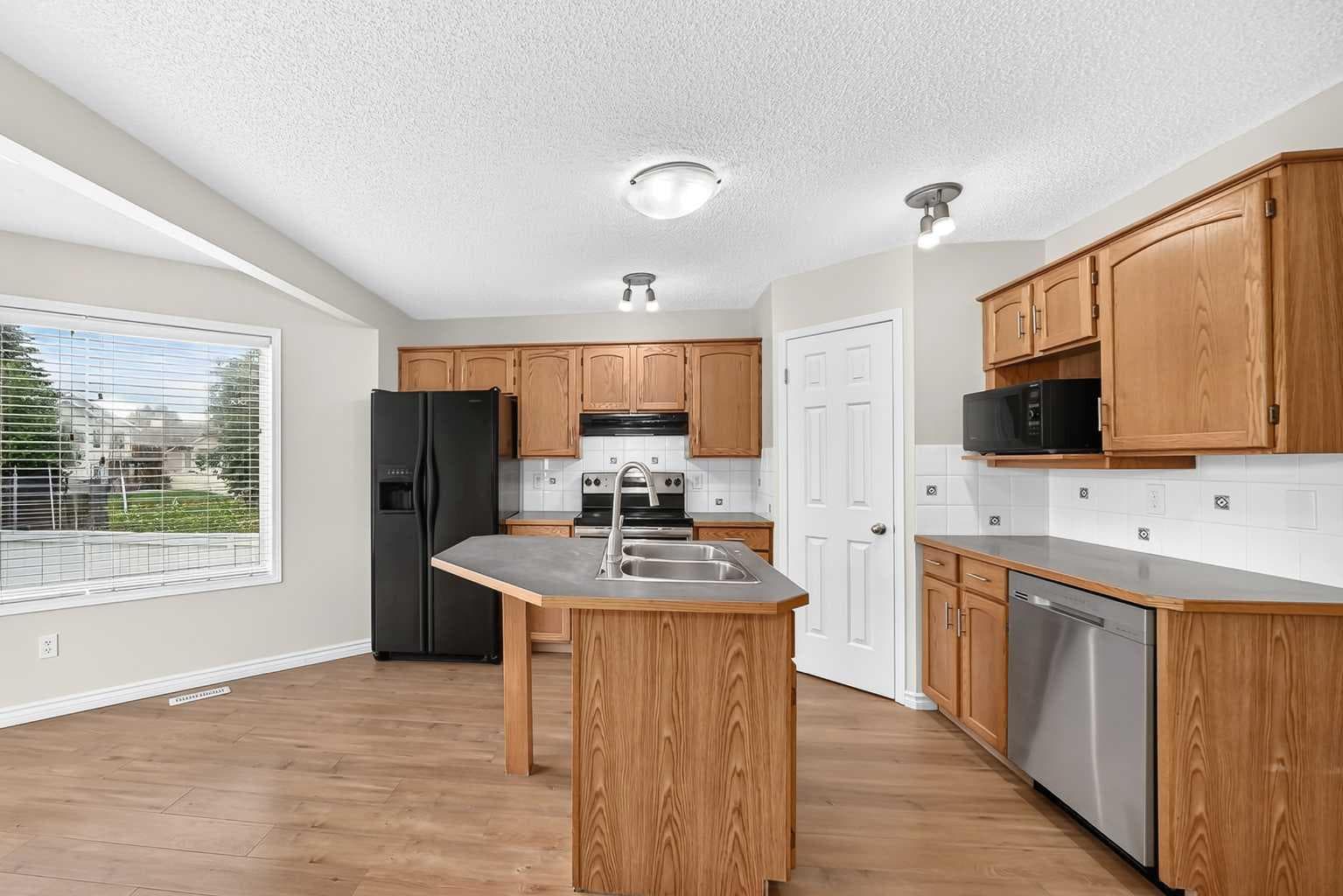 247 Covington Close NE