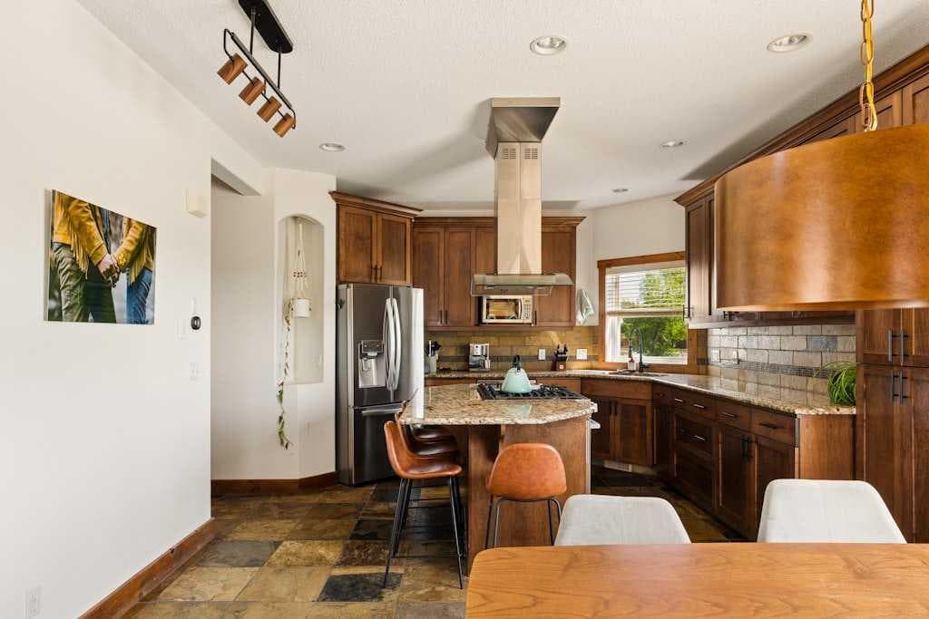 115 Rockmont Court NW