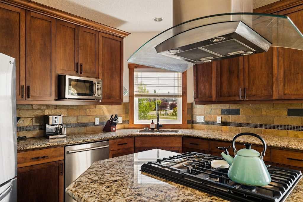 115 Rockmont Court NW