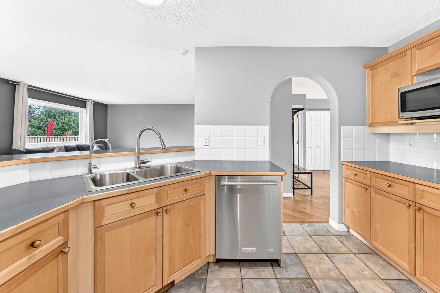 23 Thornbird Way SE