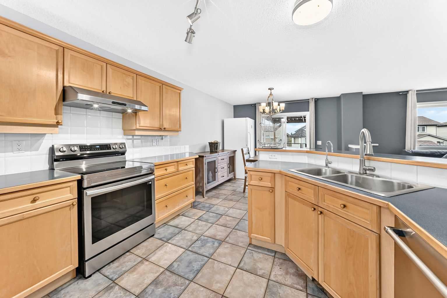 23 Thornbird Way SE