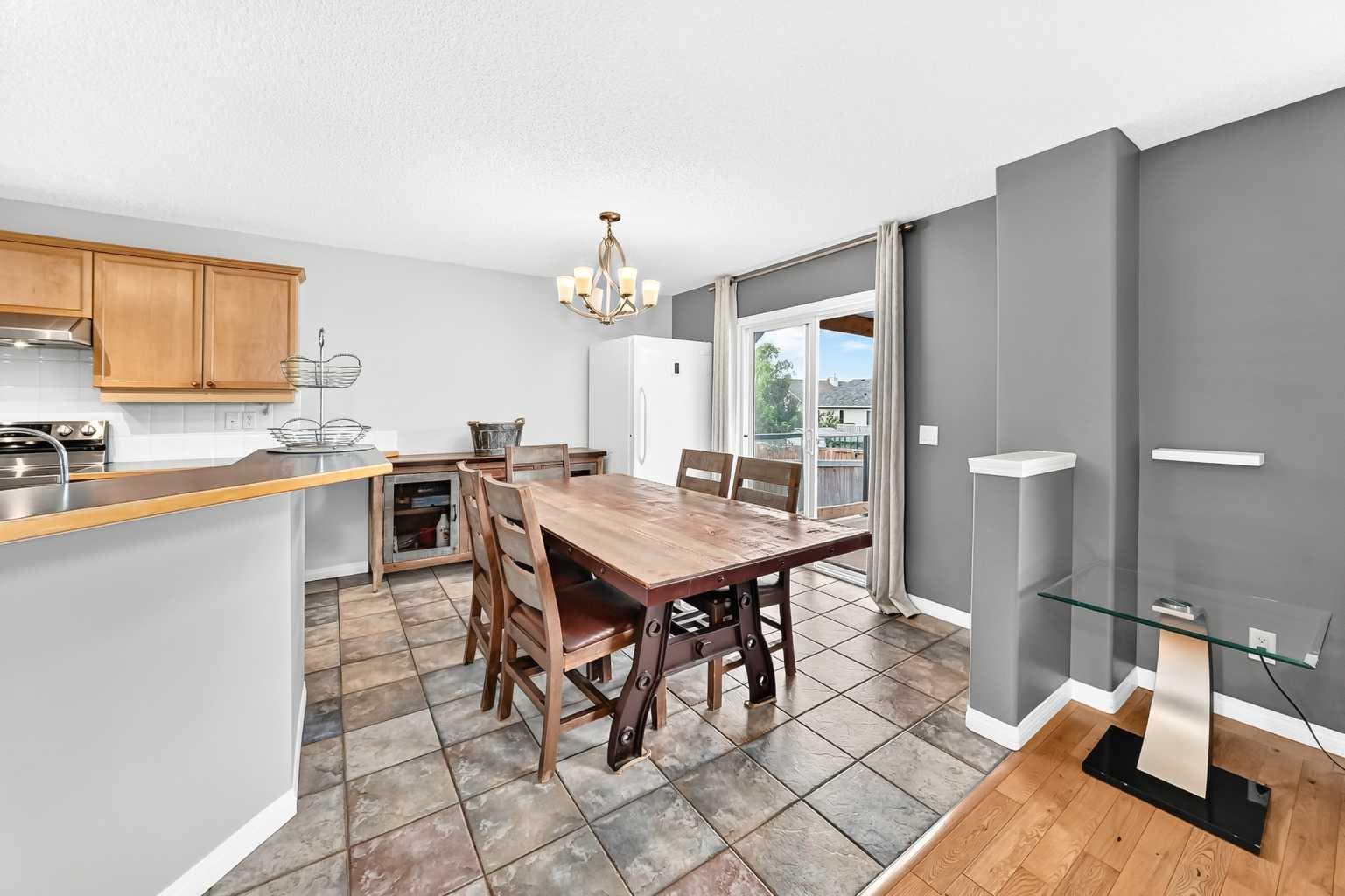 23 Thornbird Way SE