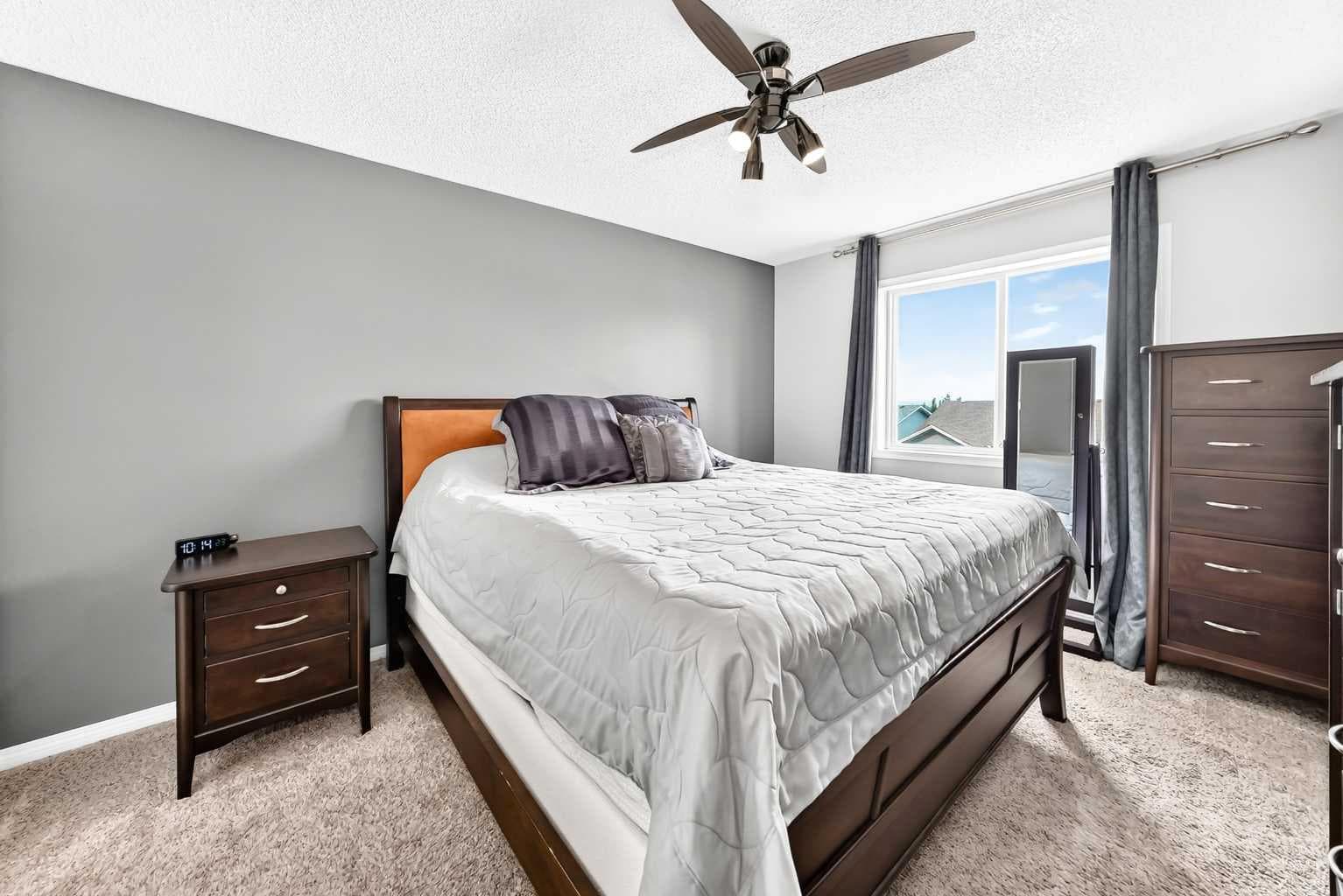 23 Thornbird Way SE