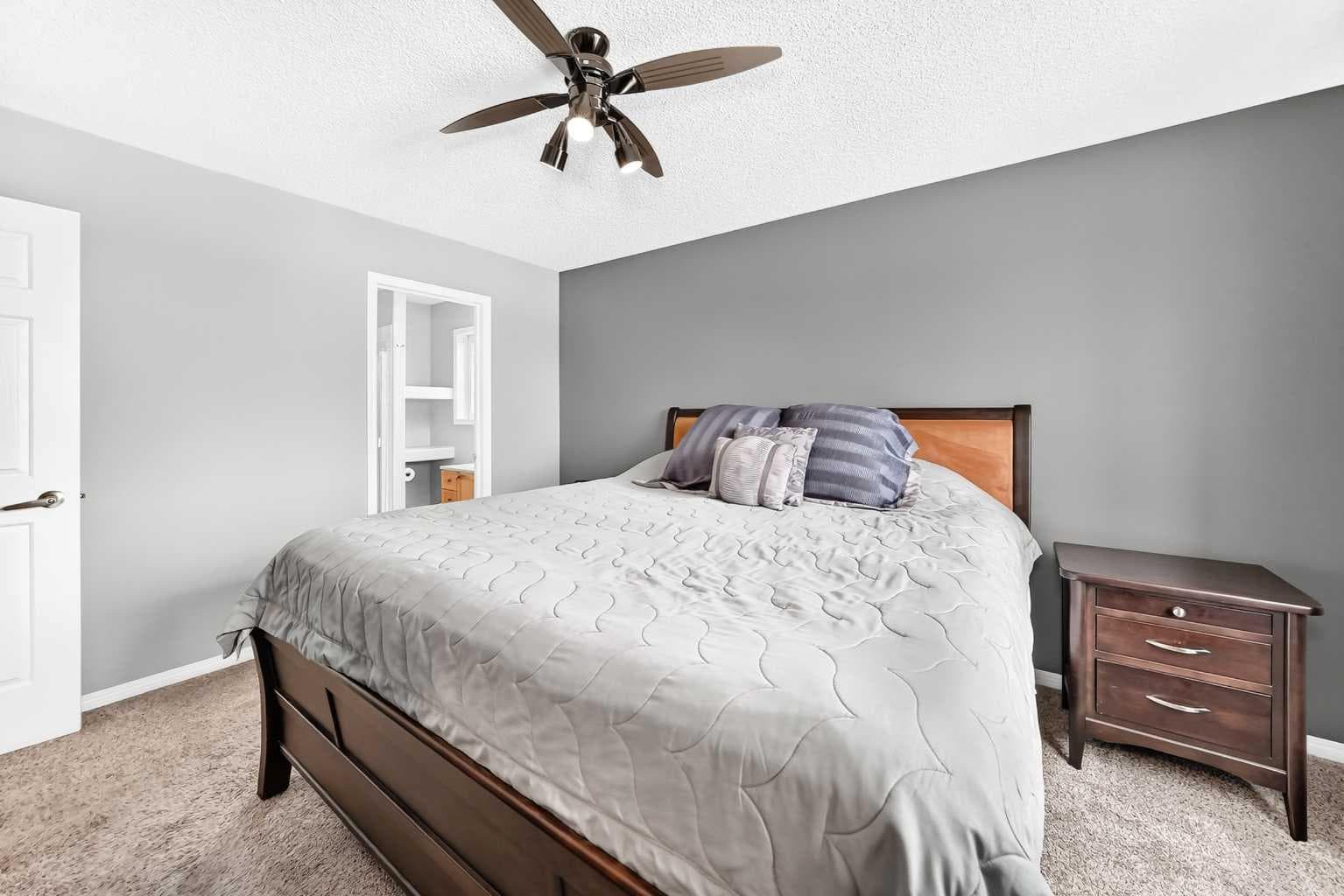 23 Thornbird Way SE