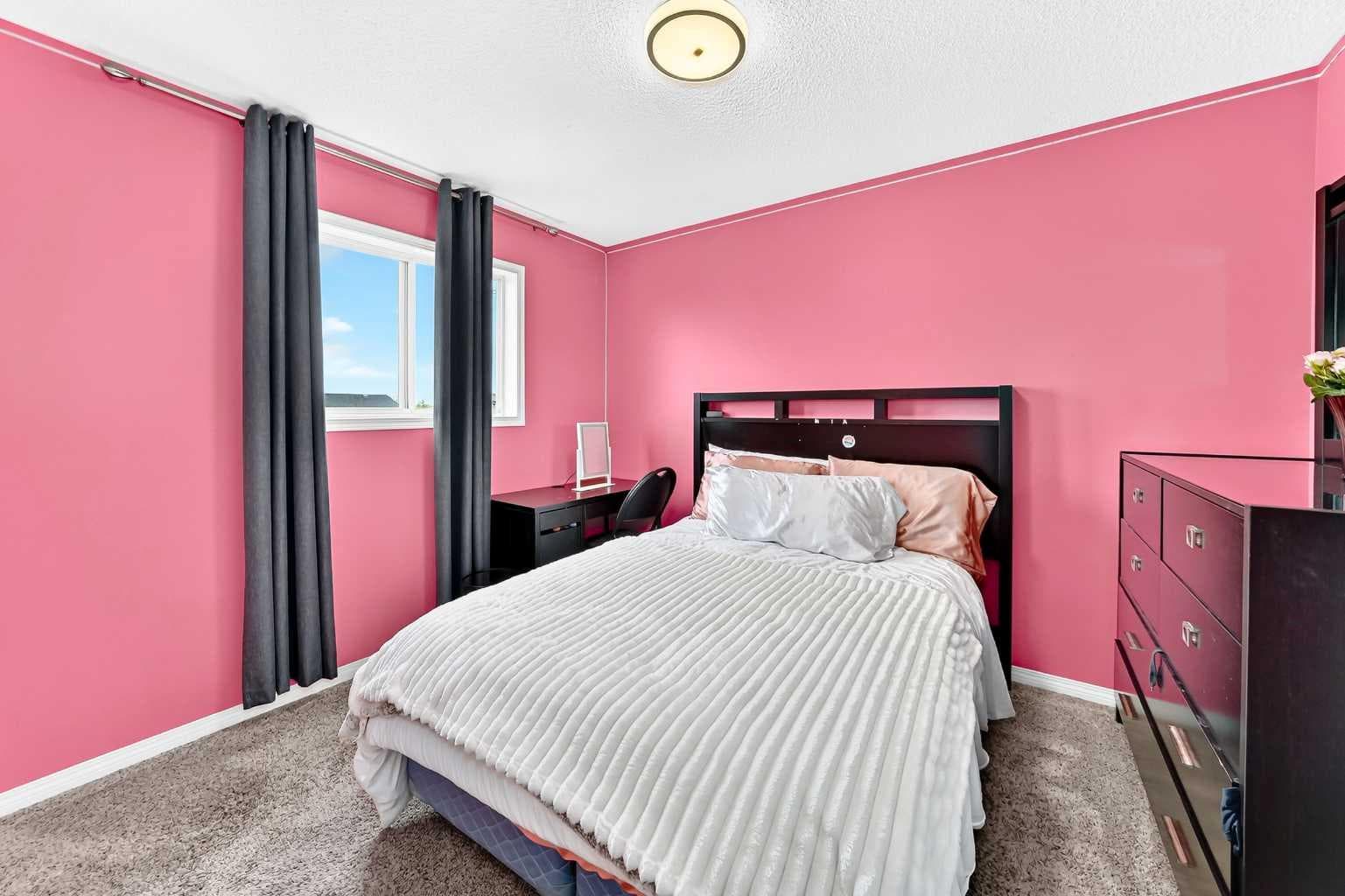 23 Thornbird Way SE