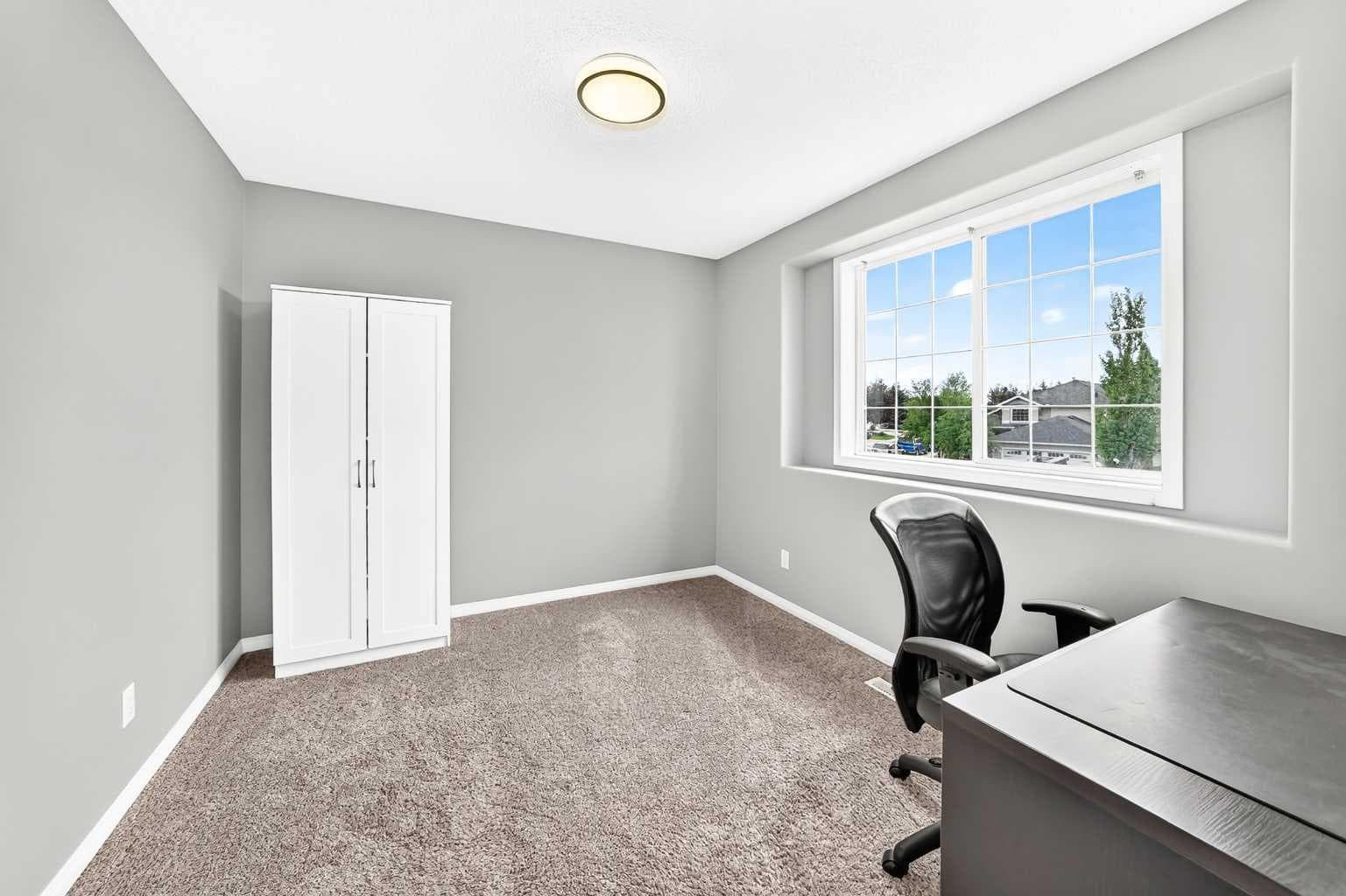 23 Thornbird Way SE