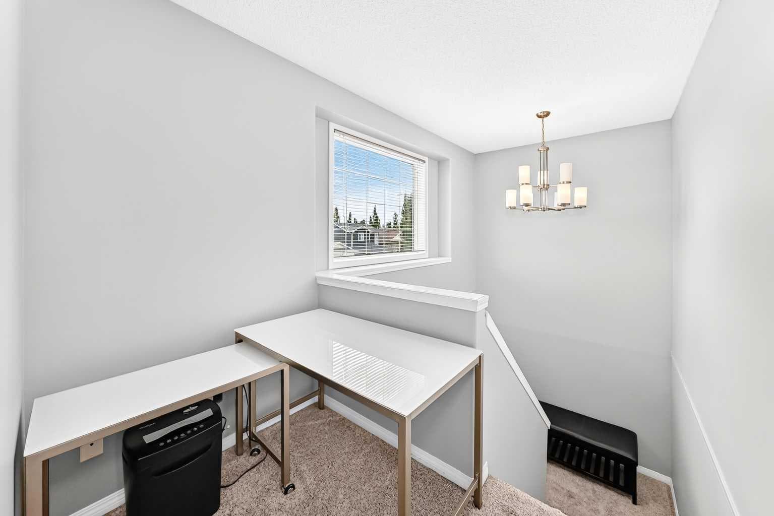 23 Thornbird Way SE
