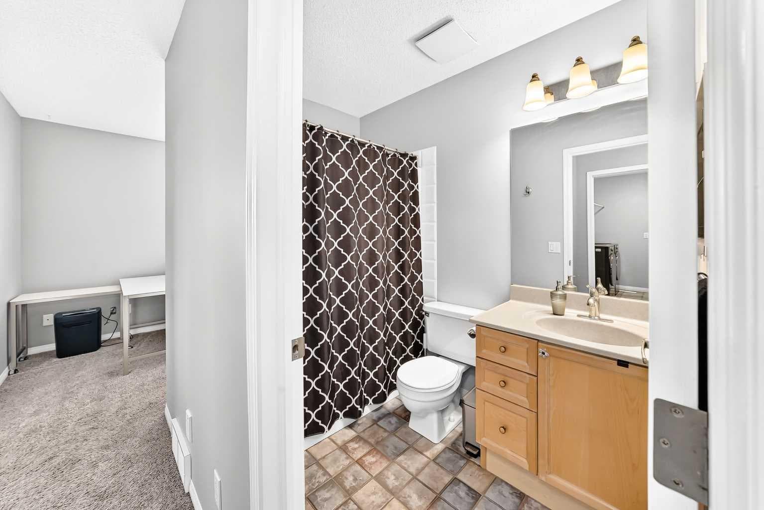23 Thornbird Way SE