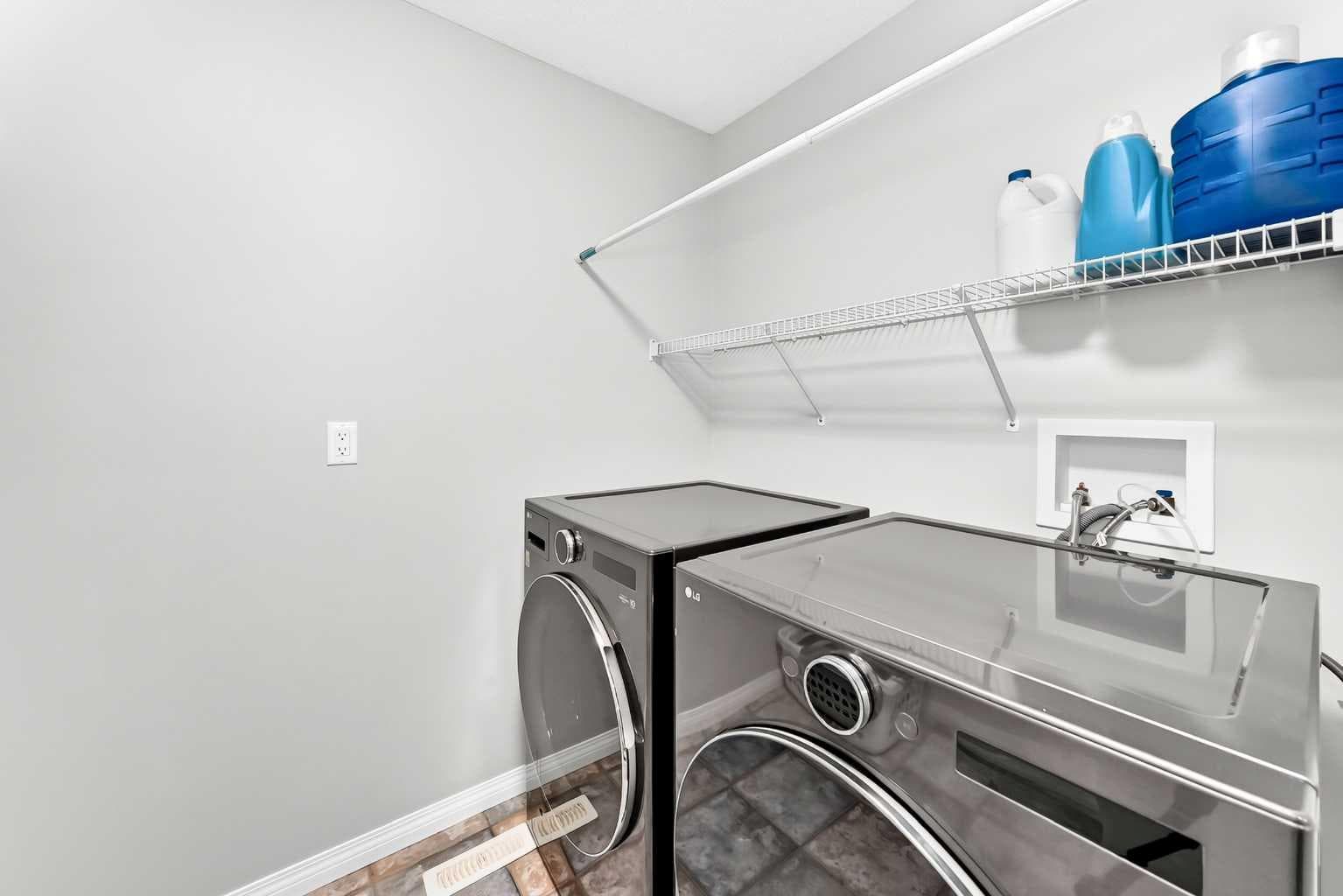 23 Thornbird Way SE