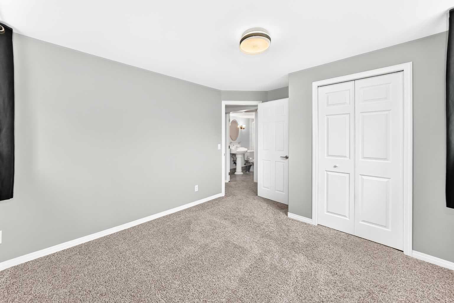 23 Thornbird Way SE