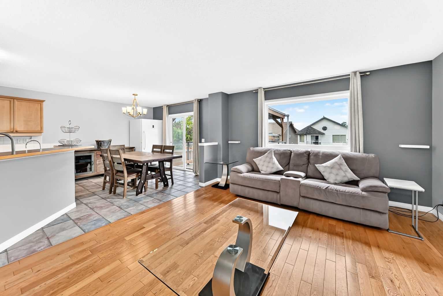 23 Thornbird Way SE