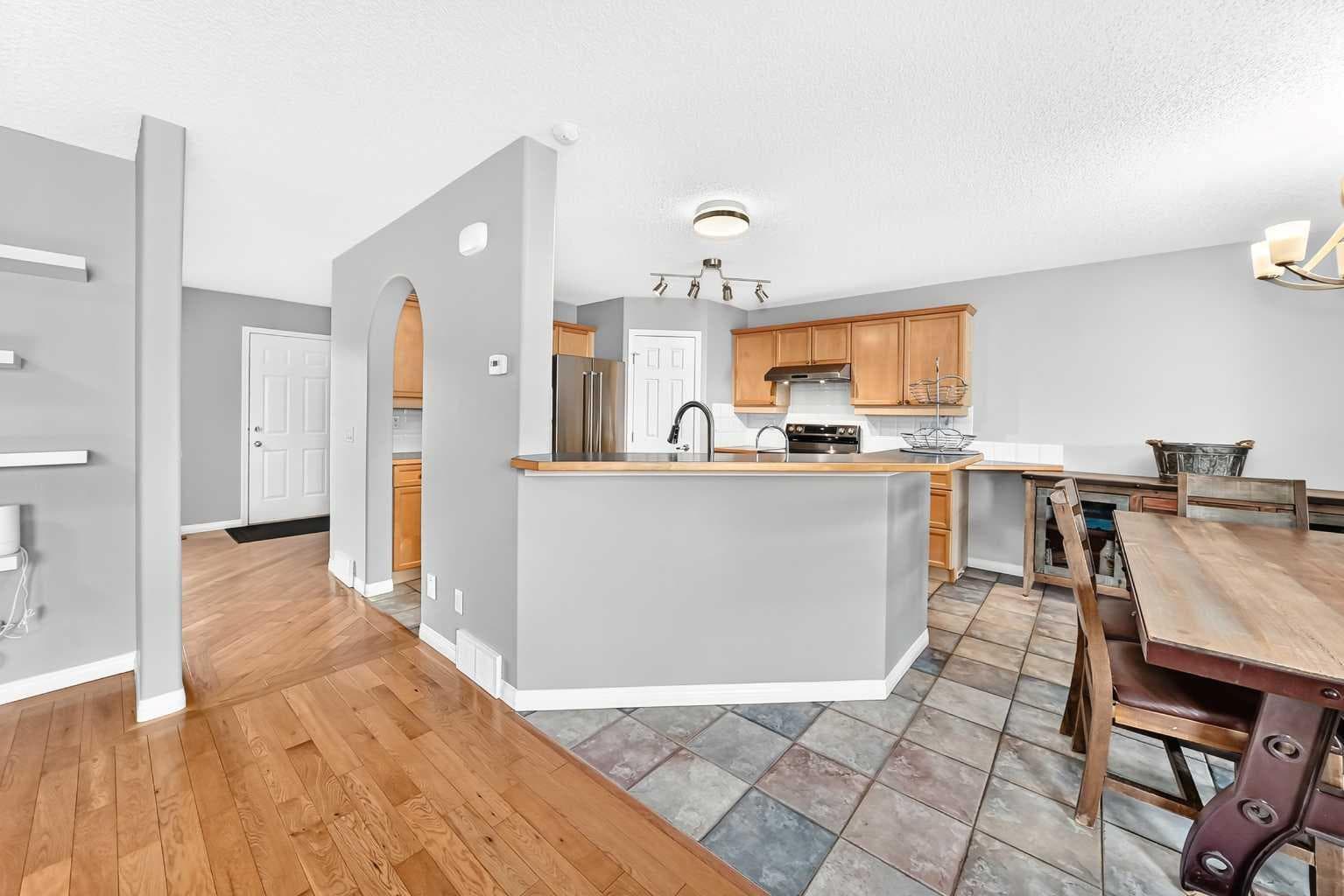 23 Thornbird Way SE