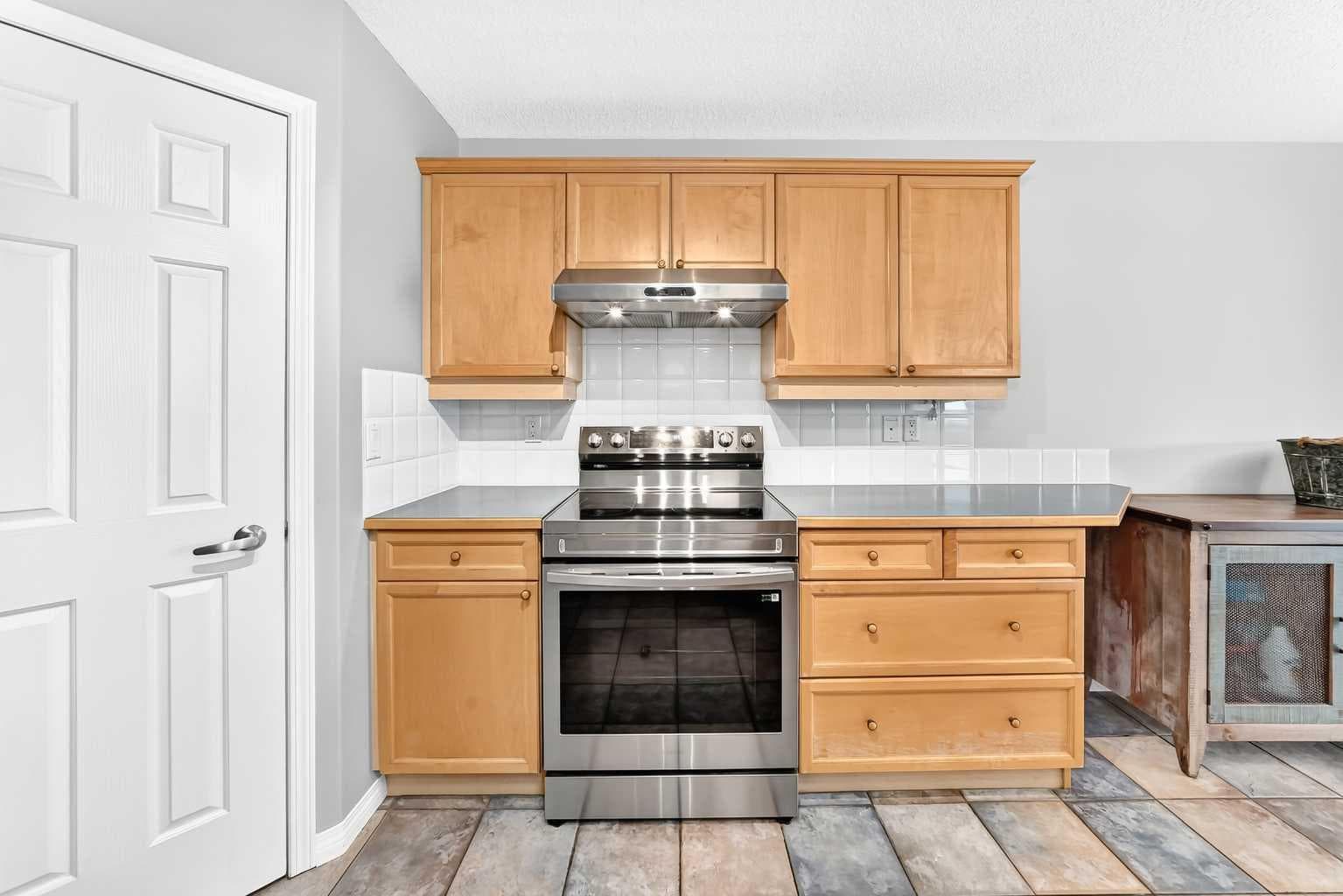 23 Thornbird Way SE