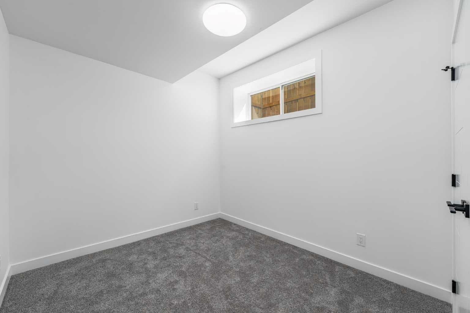 421 Hendon Drive NW