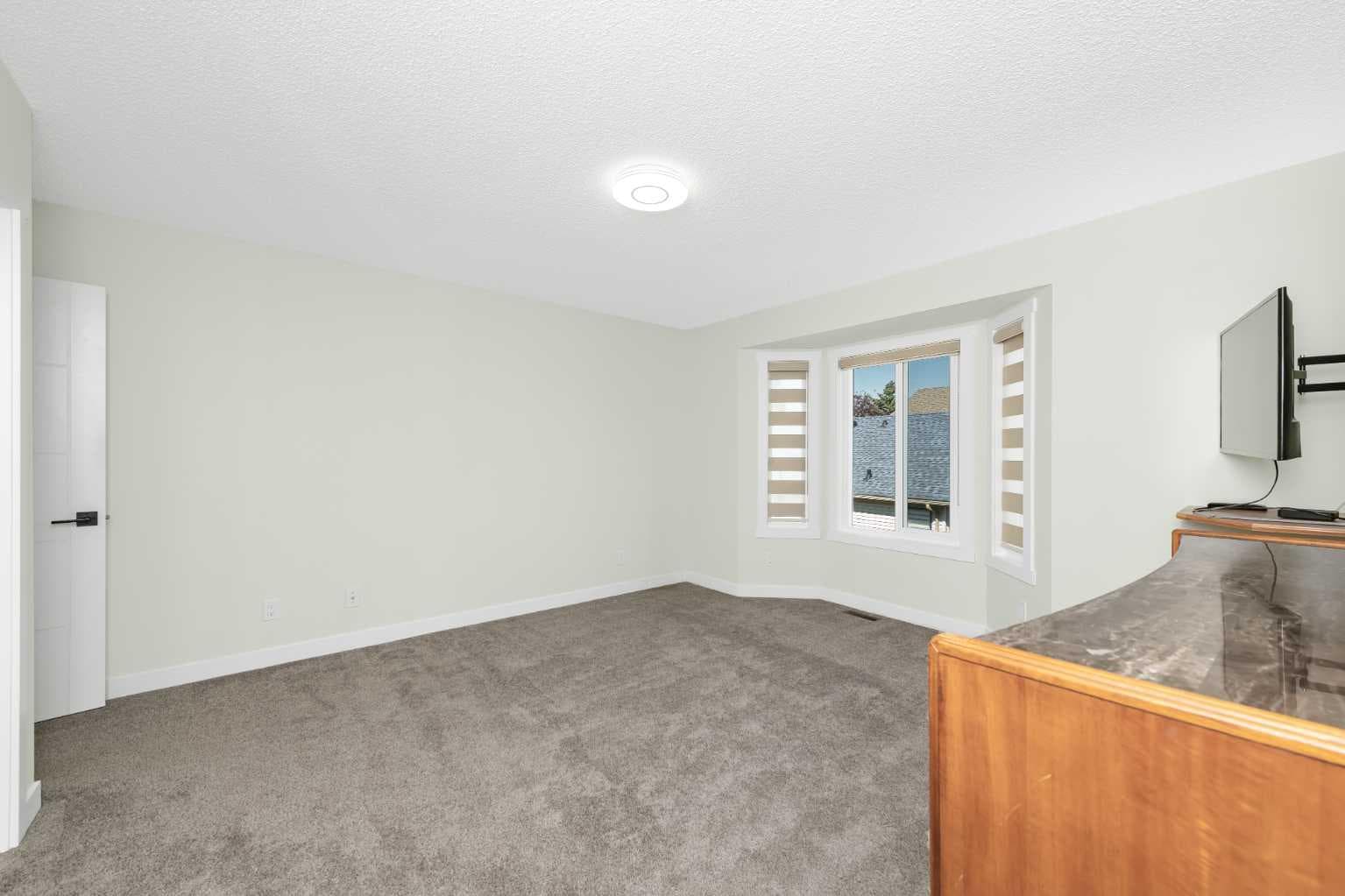 98 Del Ray Road NE