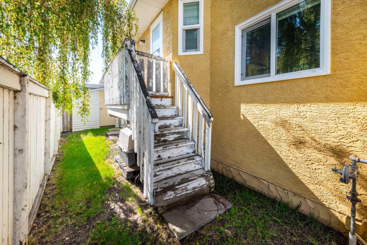 98 Del Ray Road NE