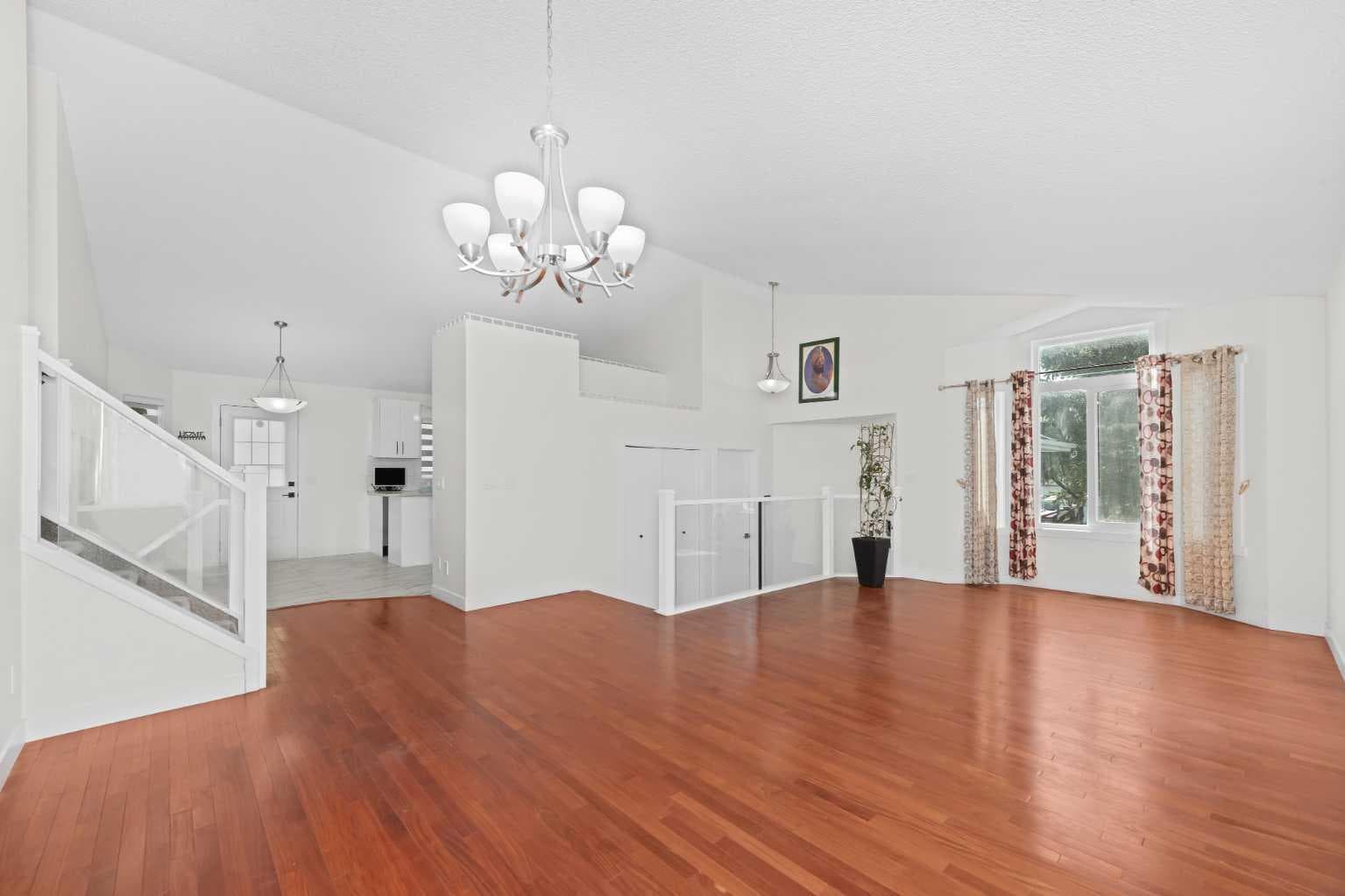 98 Del Ray Road NE
