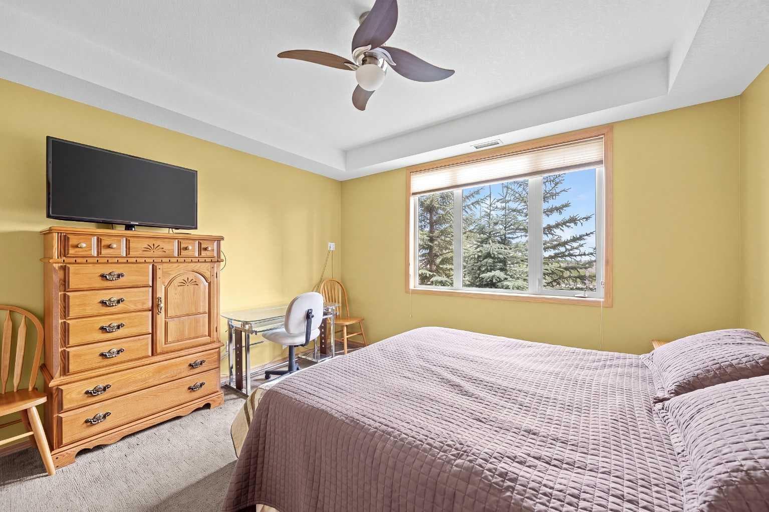 225, 15 Everstone Drive SW