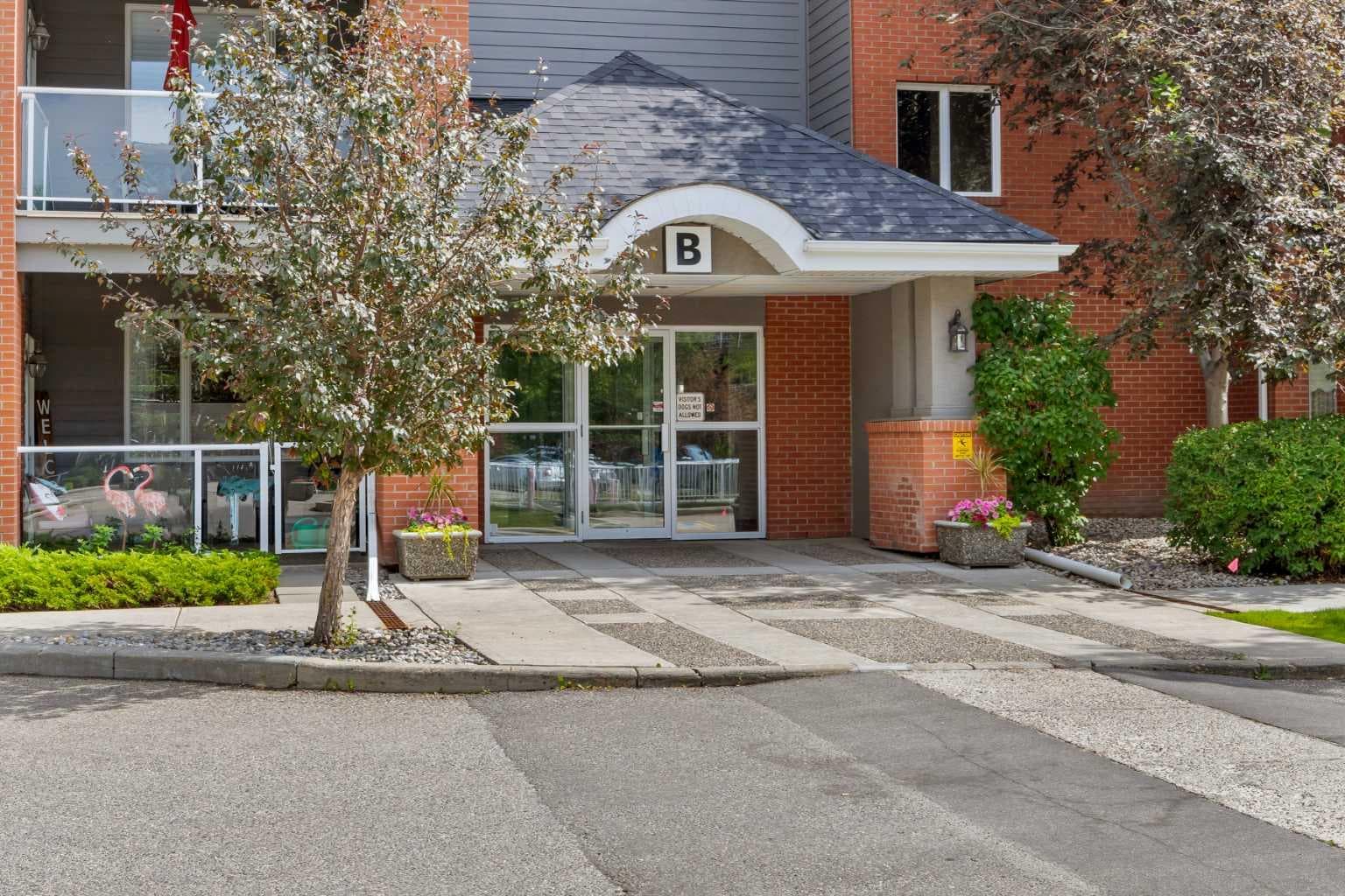 225, 15 Everstone Drive SW