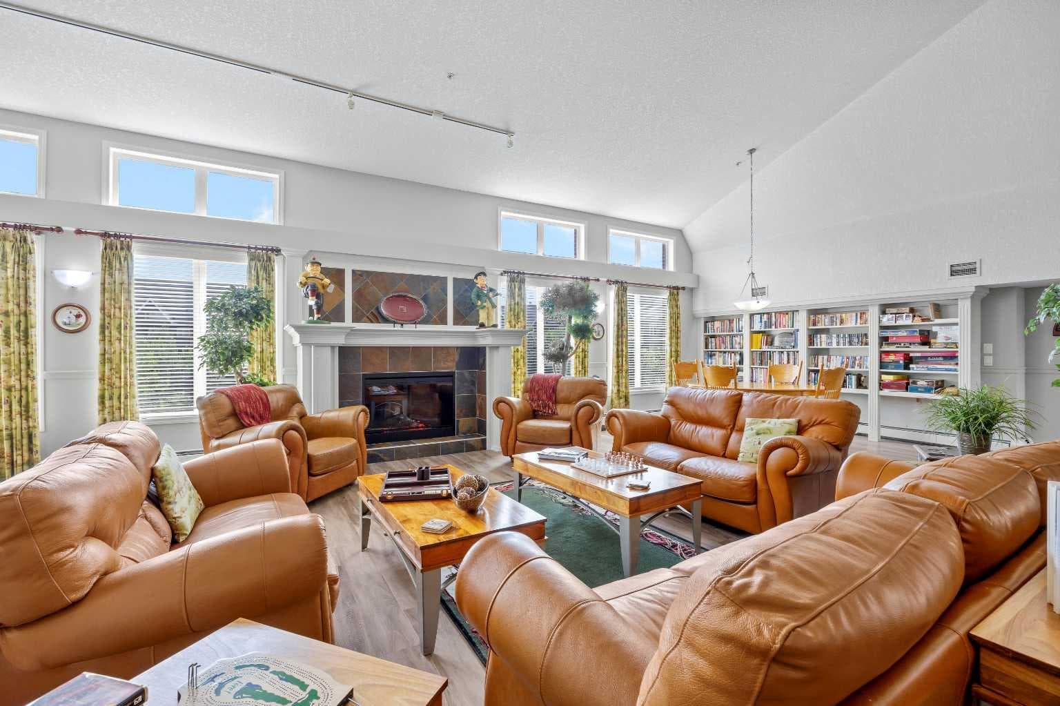 225, 15 Everstone Drive SW