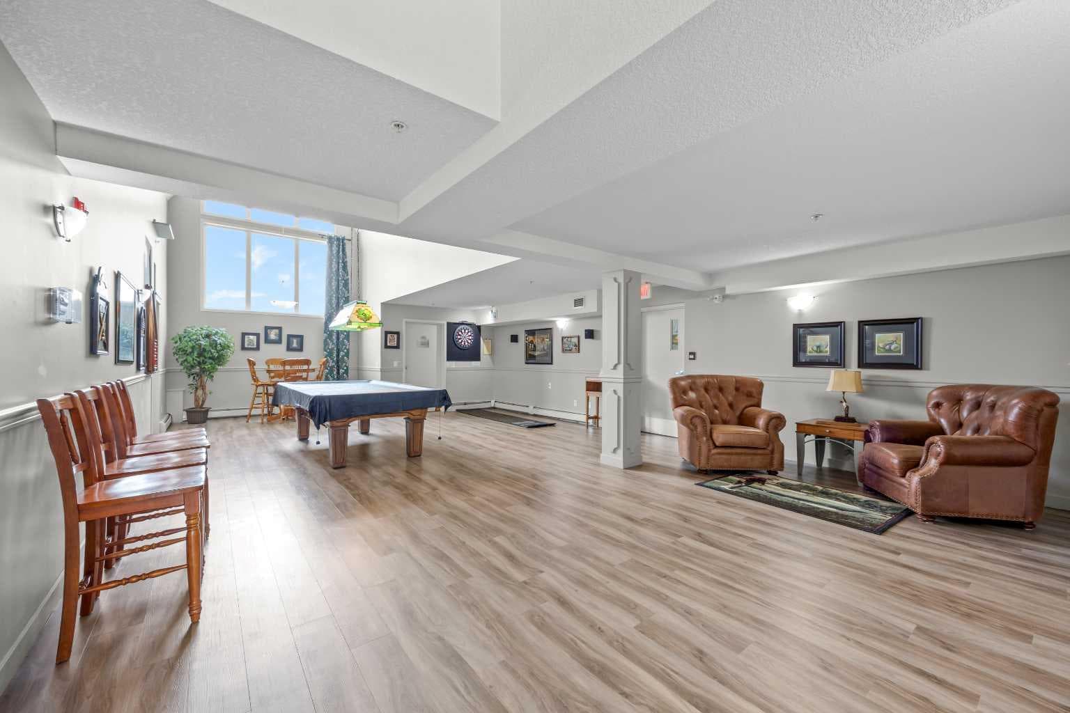 225, 15 Everstone Drive SW