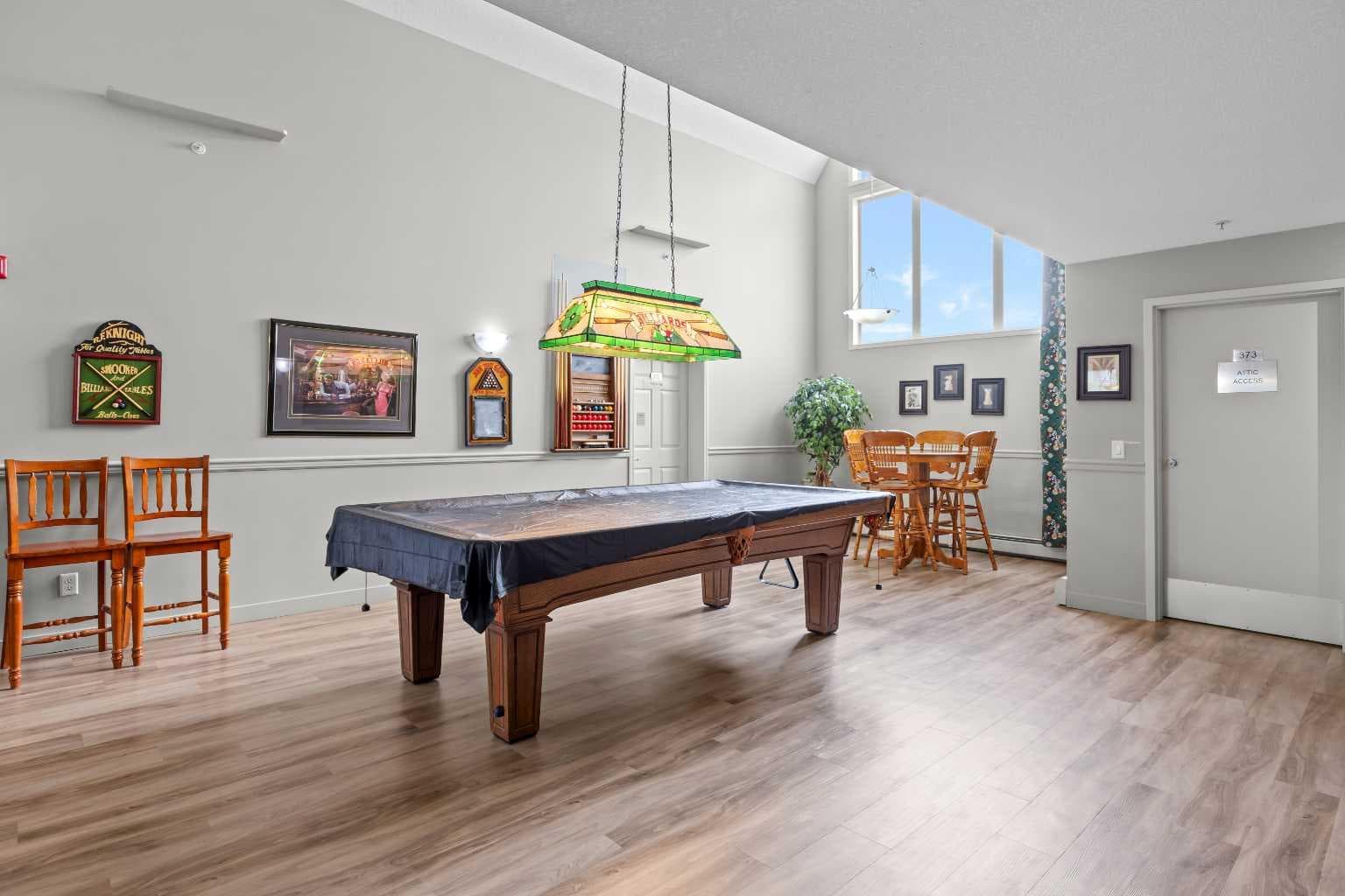 225, 15 Everstone Drive SW