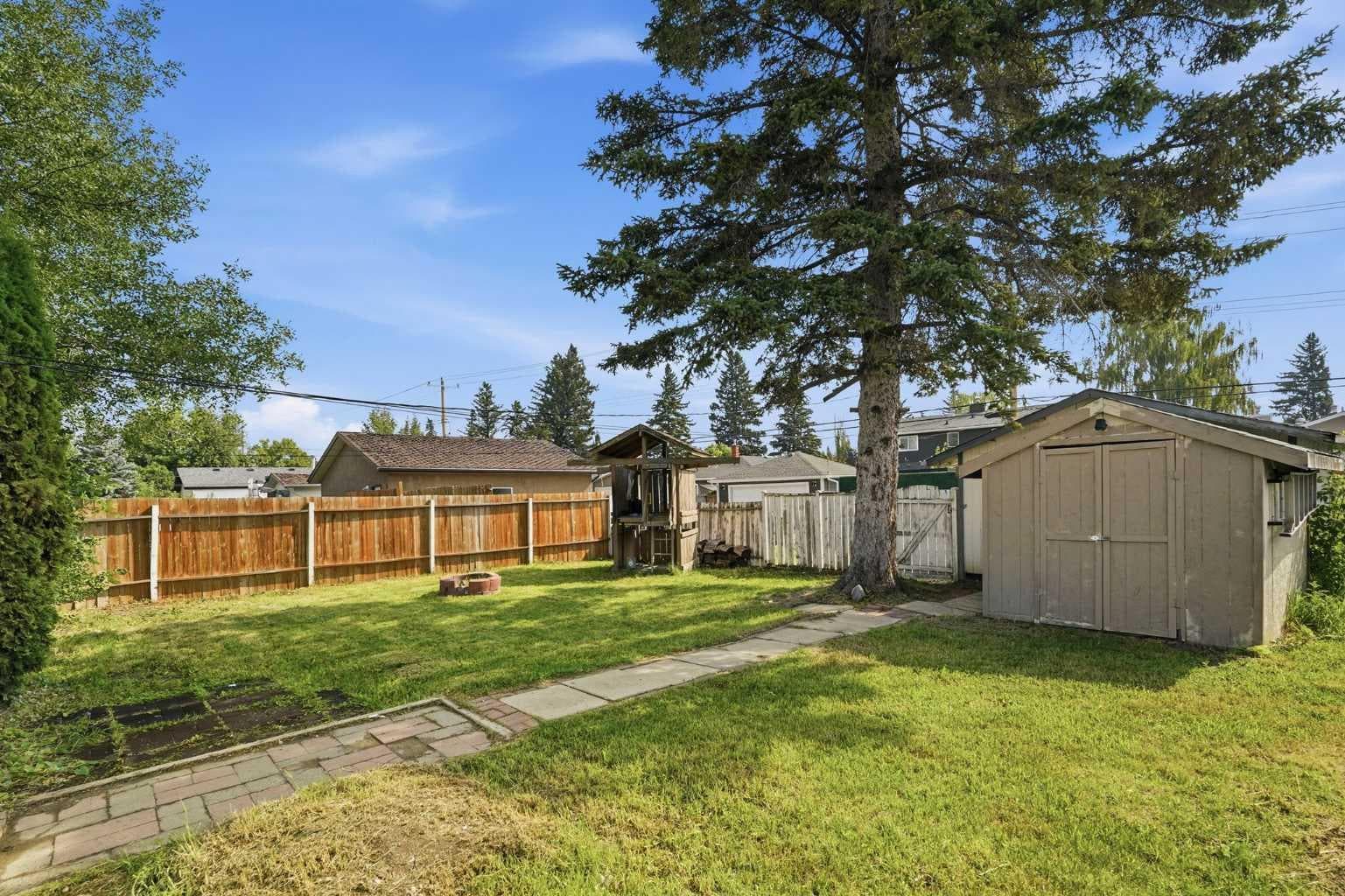 9032 Fairmount Drive SE