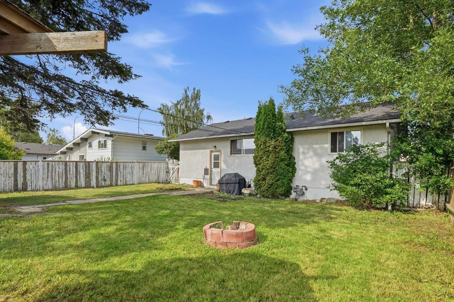 9032 Fairmount Drive SE